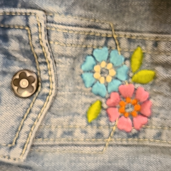 Light wash embroidered denim jacket - Picture 4 of 5